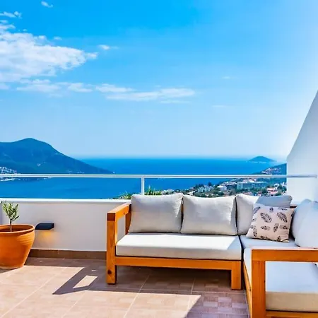 Luxury Mediterranean With Private Pool Vila