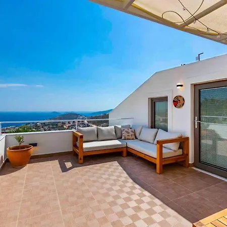 Luxury Mediterranean With Private Pool Vila
