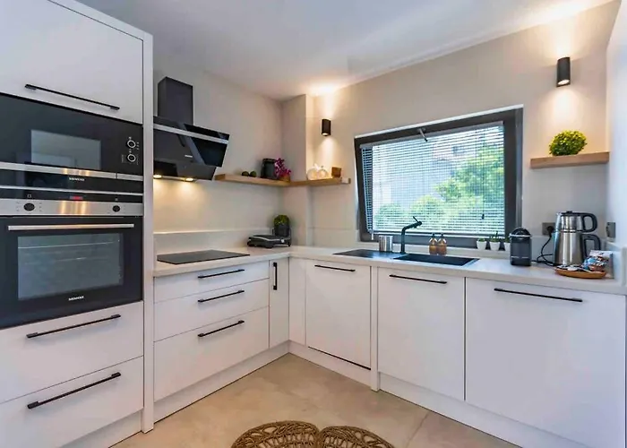 Villa Mediterranean With Private Pool *